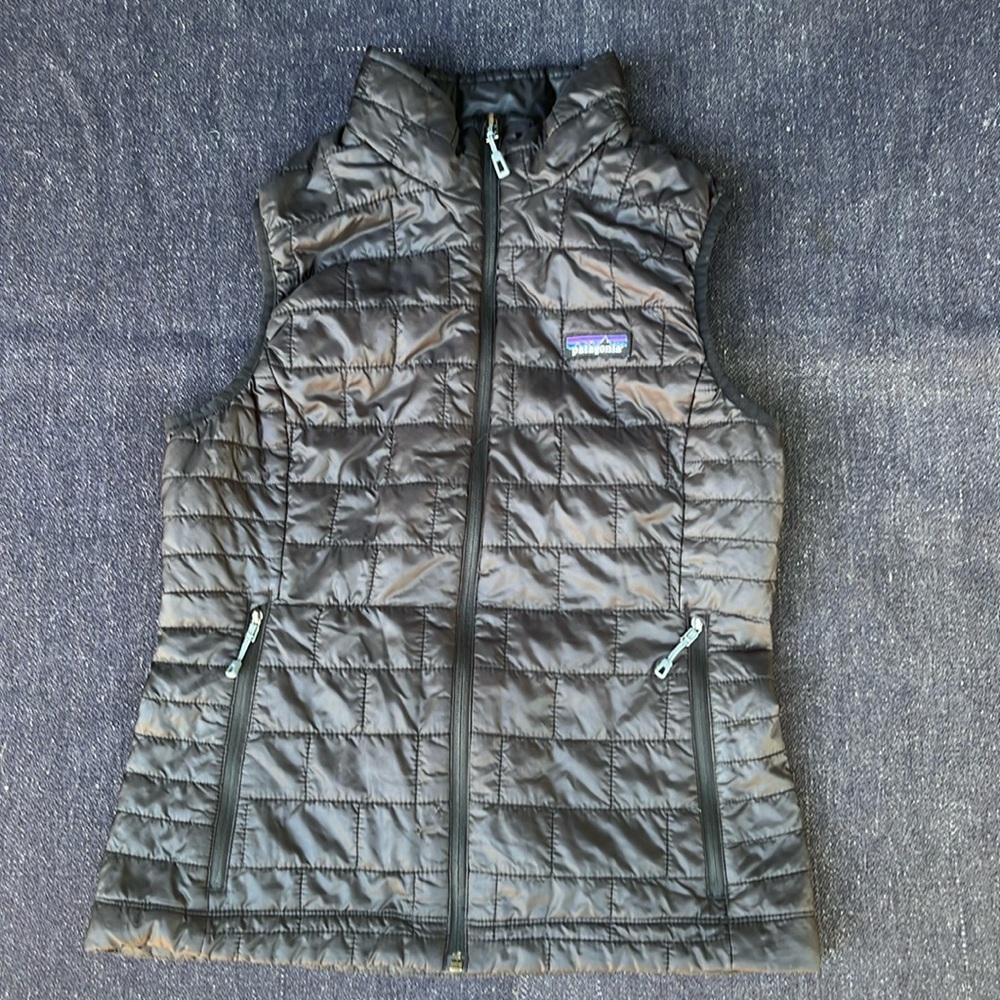 Women’s small Patagonia nano puff vest